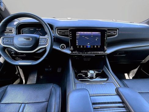 Certified 2024 Jeep Wagoneer L Series II w/ Flexible Seating Group AWD/4WD image 14