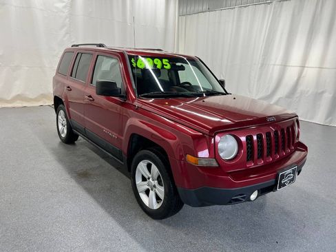 Used 2012 Jeep Patriot Latitude AWD/4WD image 3