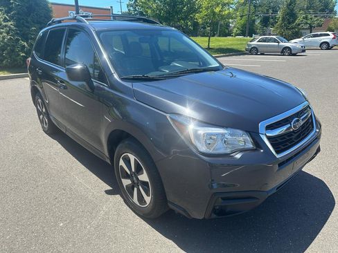 Used 2018 Subaru Forester 2.5i w/ Alloy Wheel Package AWD/4WD image 3