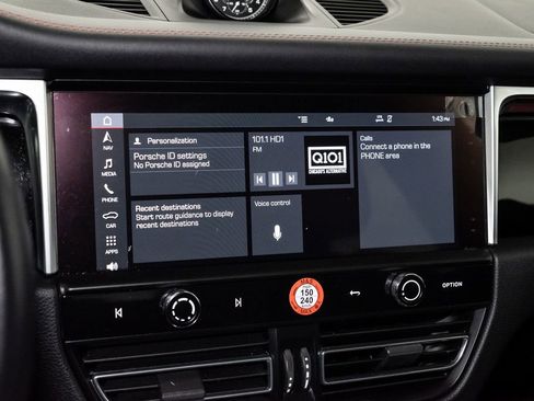 Used 2022 Porsche Macan AWD/4WD image 18