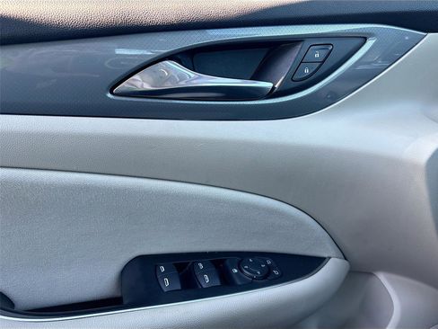 Used 2019 Buick Regal Preferred w/ Sights and Sounds Package image 19