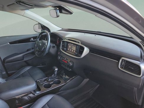 Used 2019 Kia Sorento EX image 7