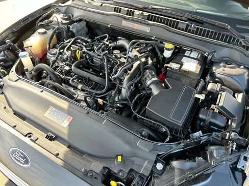 Used 2020 Ford Fusion SE image 24