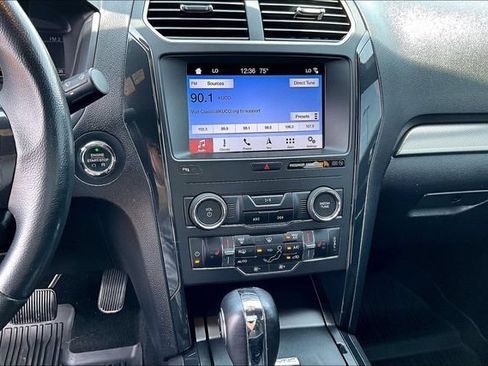 Used 2019 Ford Explorer XLT w/ Equipment Group 202A AWD/4WD image 24