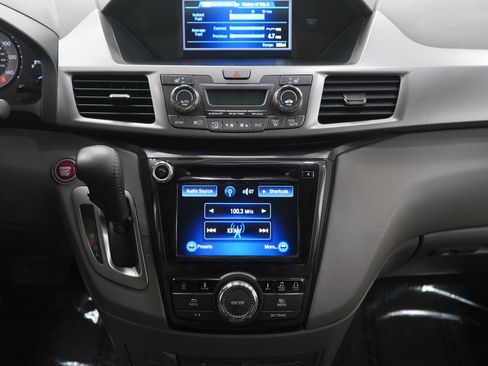 Used 2016 Honda Odyssey Touring Elite image 17