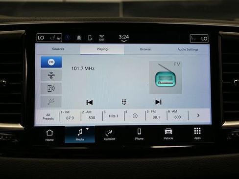 Certified 2023 Chrysler Pacifica Touring-L FWD image 35