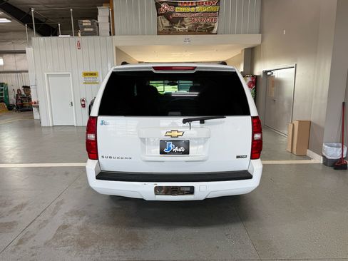 Used 2007 Chevrolet Suburban 2WD image 6