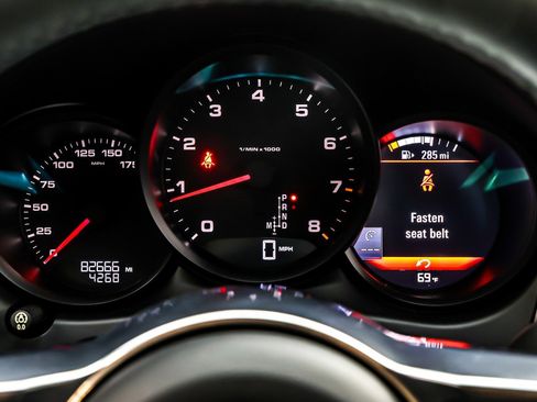 Used 2017 Porsche Macan AWD image 18