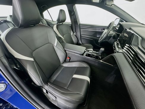 Used 2025 Toyota Camry SE image 28