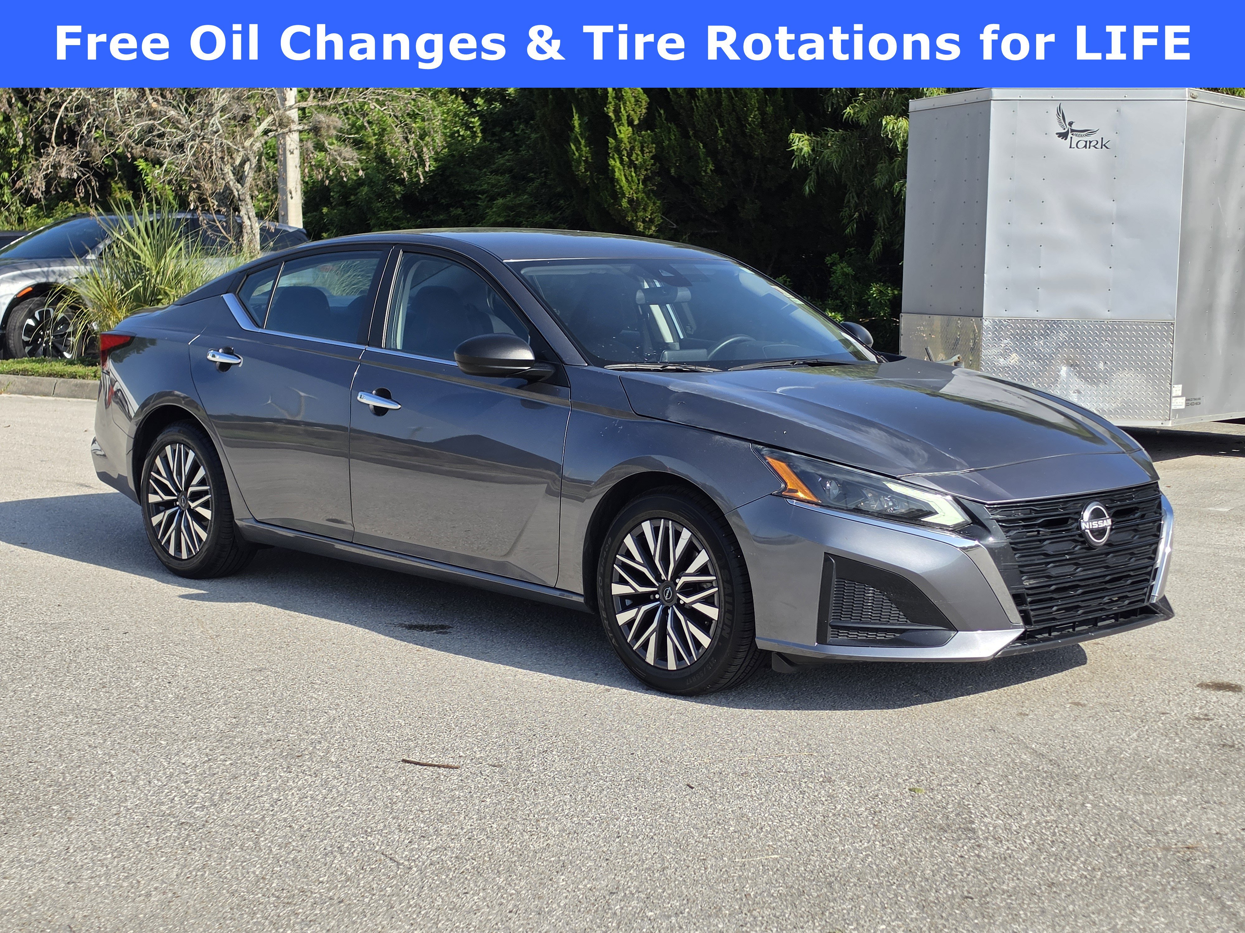 Used 2024 Nissan Altima 2.5 SV FWD image 1