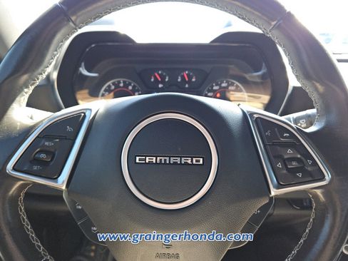 Used 2021 Chevrolet Camaro LT w/ Technology Package RWD image 17