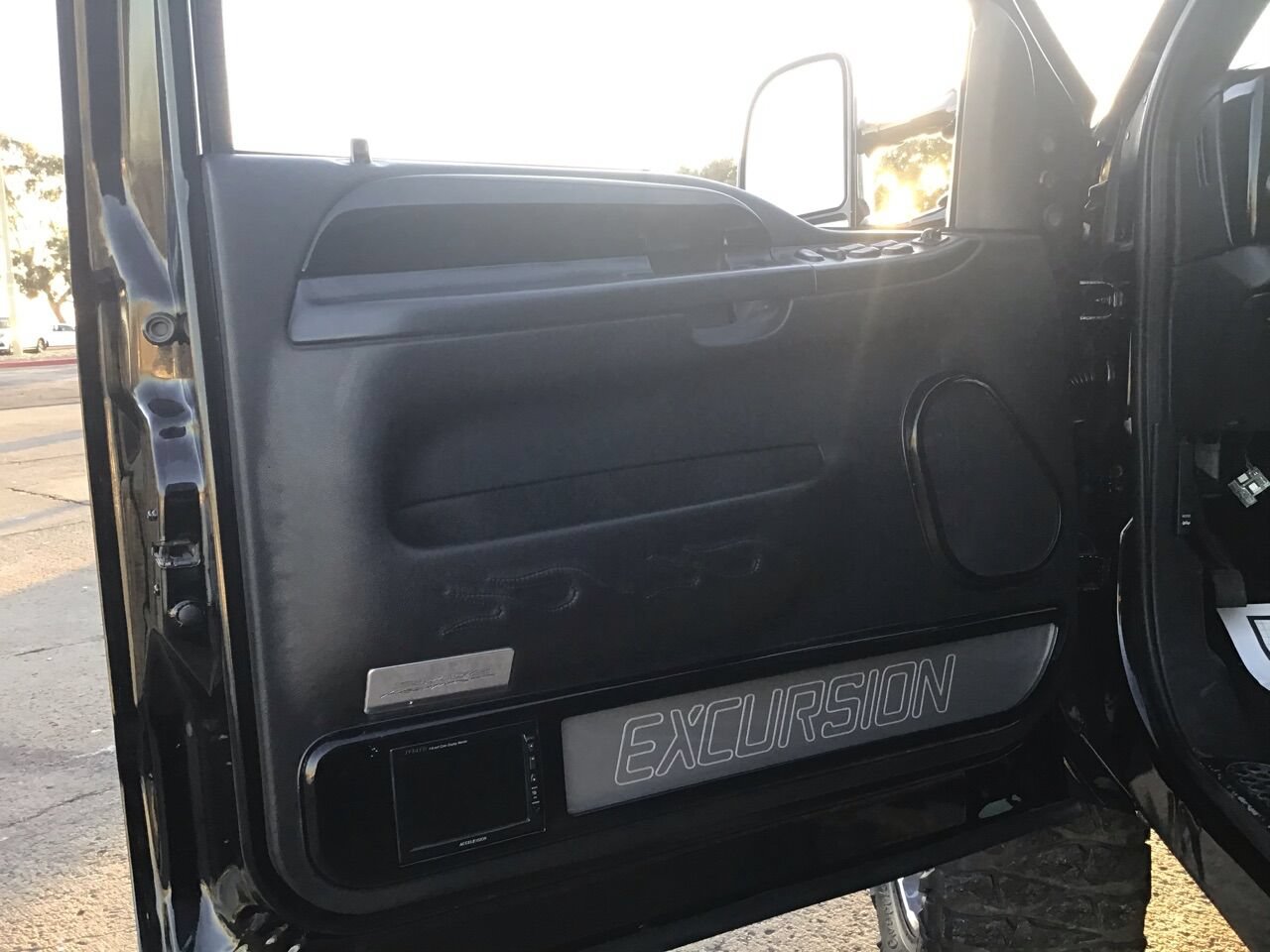 Used 2001 Ford Excursion XLT AWD/4WD image 17