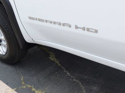 Used 2024 GMC Sierra 2500 SLE w/ SLE Value Package AWD/4WD image 12