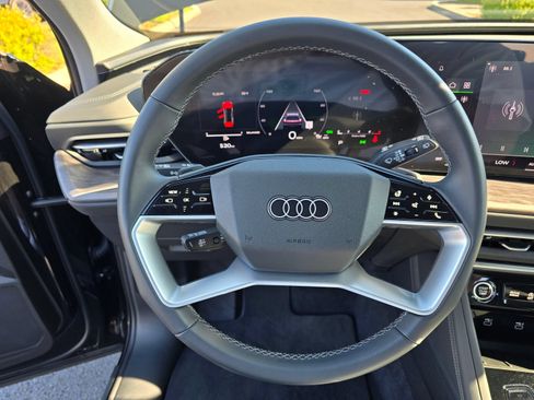 Certified 2025 Audi Q5 Premium w/ Convenience Package AWD/4WD image 13