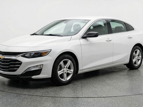 Used 2024 Chevrolet Malibu LT FWD image 3