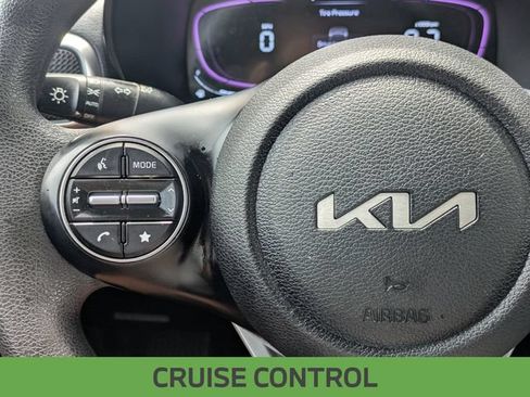 Used 2025 Kia Soul LX FWD image 17