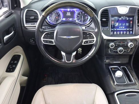 Used 2018 Chrysler 300 Limited w/ Safetytec Plus Group image 34