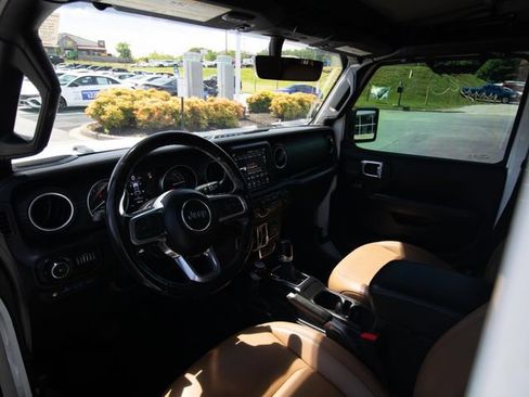 Used 2021 Jeep Wrangler Unlimited Sahara w/ Cold Weather Group AWD/4WD image 6