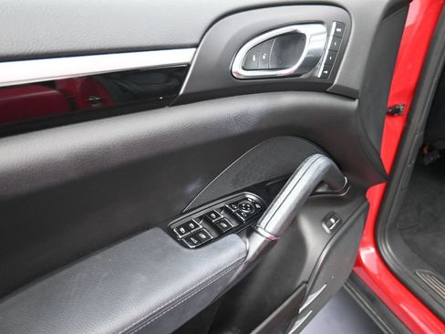 Used 2018 Porsche Cayenne S AWD/4WD image 9