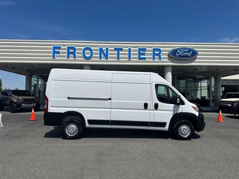 Used 2026 RAM ProMaster 2500 w/ Convenience Group FWD image 1