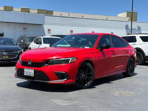Used 2022 Honda Civic Sport image 2