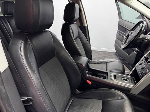 Used 2017 Land Rover Discovery Sport SE image 52