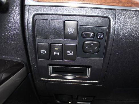 Used 2016 Toyota Land Cruiser image 28