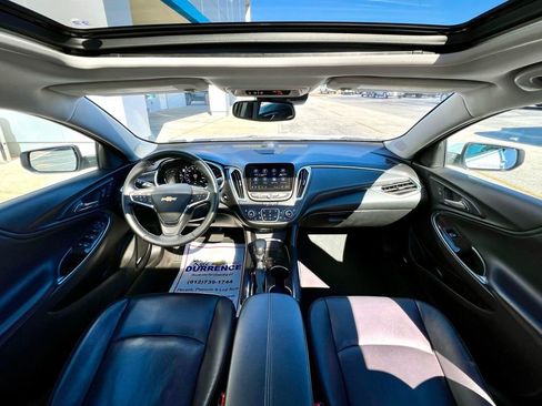 Used 2024 Chevrolet Malibu LT image 2