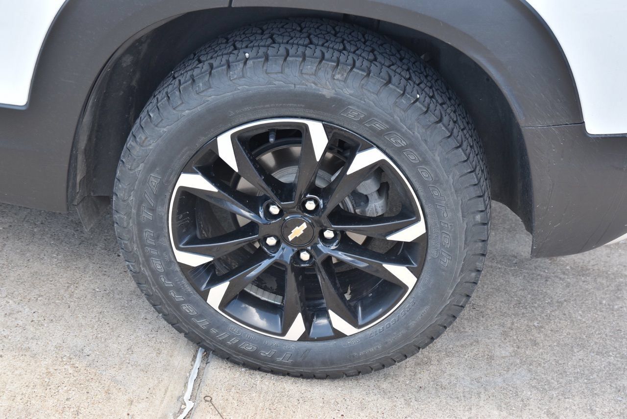 Used 2023 Chevrolet TrailBlazer LT FWD image 12