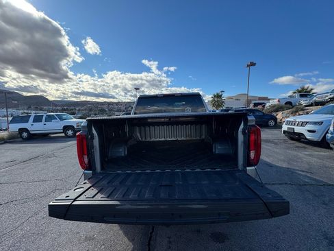 Used 2023 GMC Sierra 1500 SLT w/ X31 Off-Road Package image 4