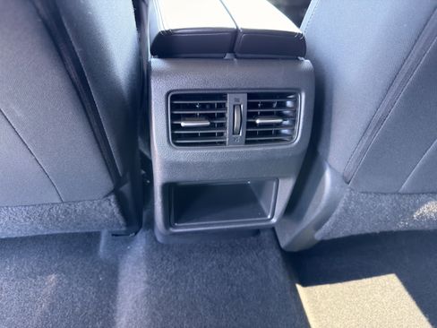 Used 2021 Nissan Rogue S image 21