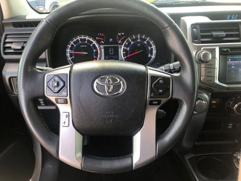 Used 2018 Toyota 4Runner SR5 AWD/4WD image 16