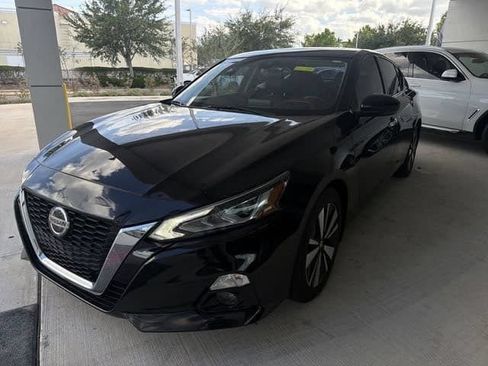 Used 2021 Nissan Altima 2.5 SL FWD image 16