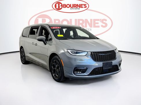 Used 2023 Chrysler Pacifica Touring-L w/ S Appearance Package FWD image 1