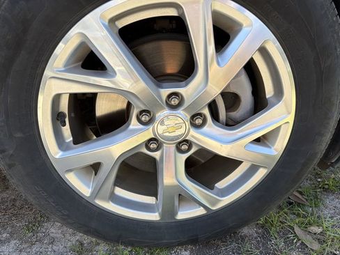 Used 2020 Chevrolet Equinox LT image 3