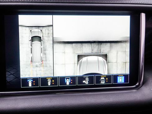 Used 2023 GMC Yukon Denali RWD image 30