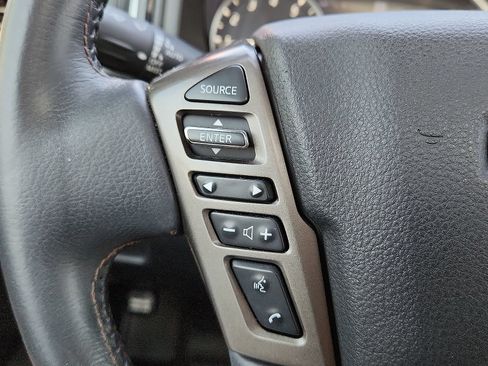 Used 2023 Nissan Titan Platinum Reserve w/ Moonroof Package AWD/4WD image 18