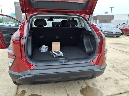 New 2026 Hyundai Kona SE image 17