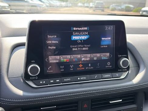 Certified 2024 Nissan Rogue SV w/ SV Premium Package AWD/4WD image 17