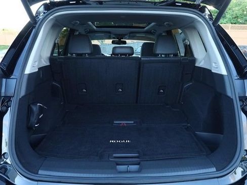 Certified 2025 Nissan Rogue SL w/ Tech Package AWD/4WD image 7