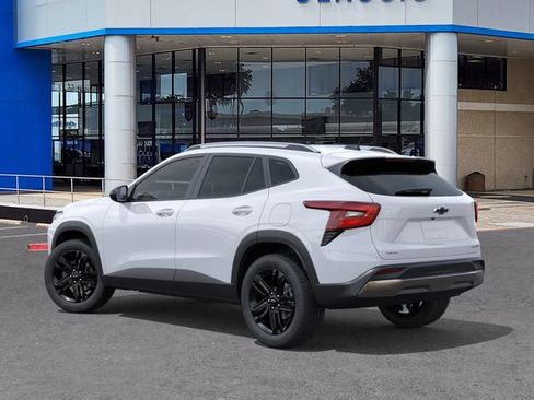 New 2026 Chevrolet Trax ACTIV w/ Sunroof Package FWD image 3