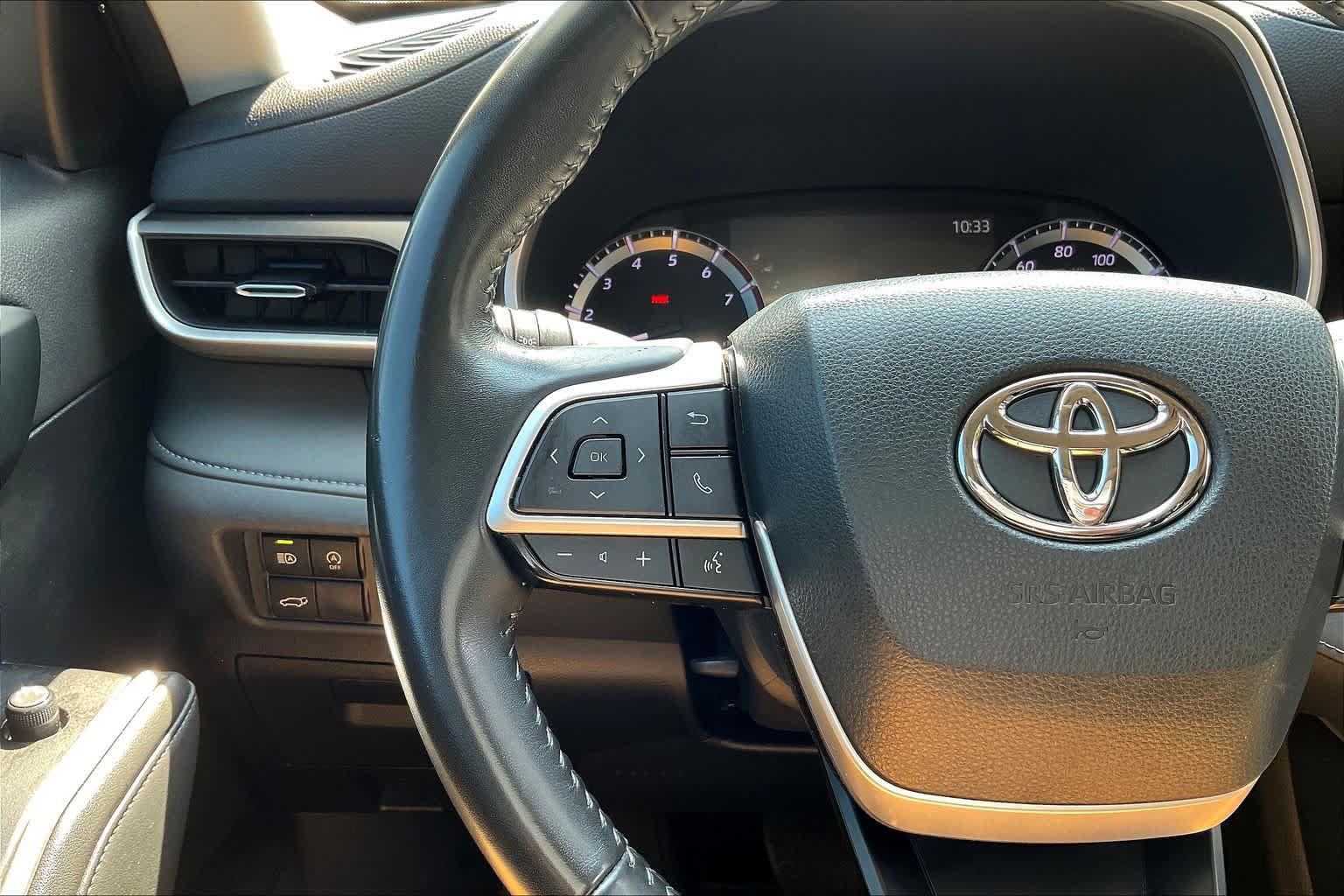 Used 2023 Toyota Highlander XLE FWD image 24