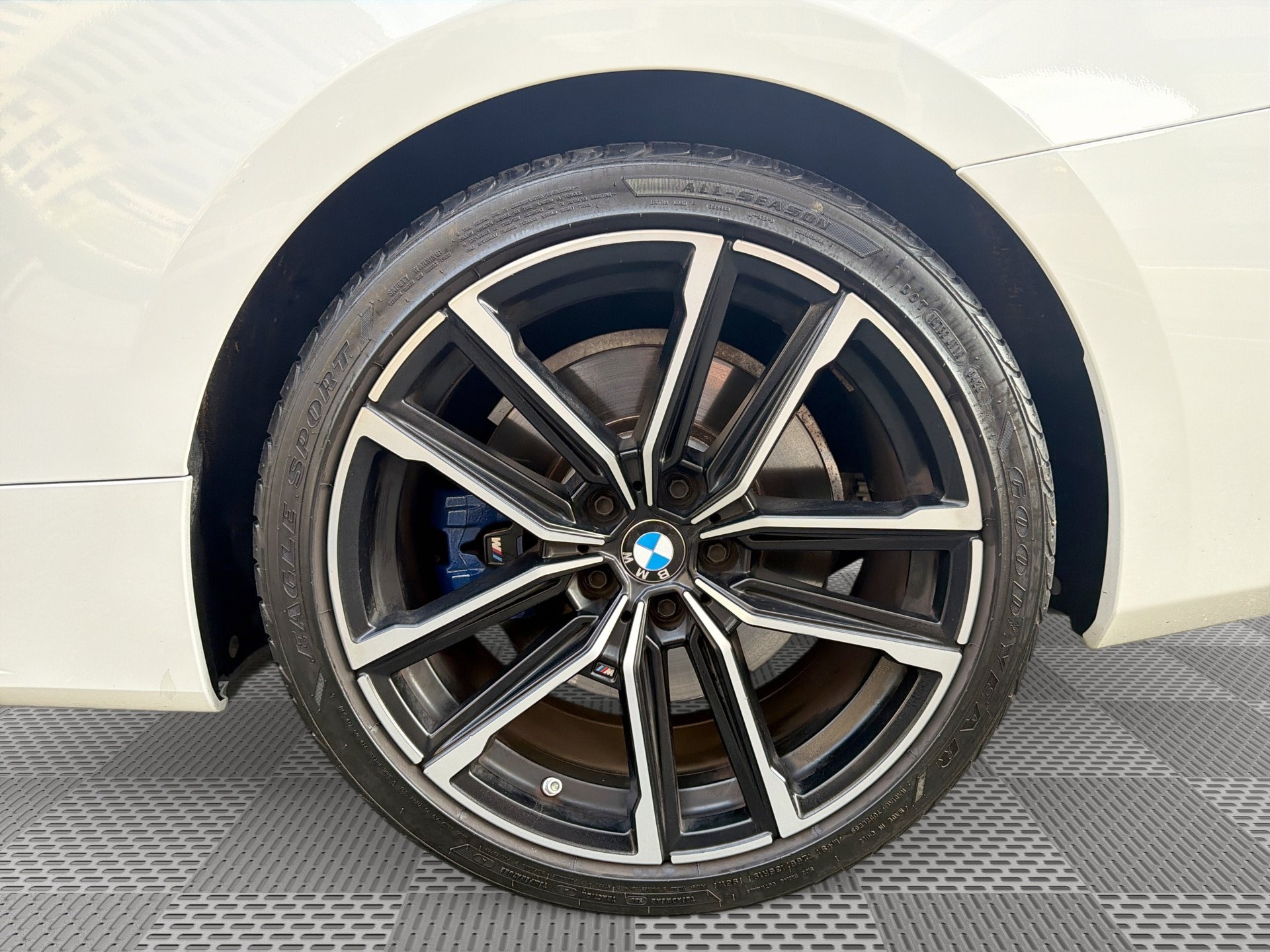 Used 2021 BMW 430i Coupe w/ M Sport Package RWD image 40