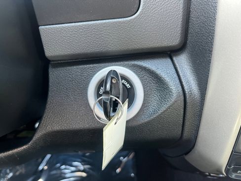 Used 2016 RAM 1500 Classic SLT image 30