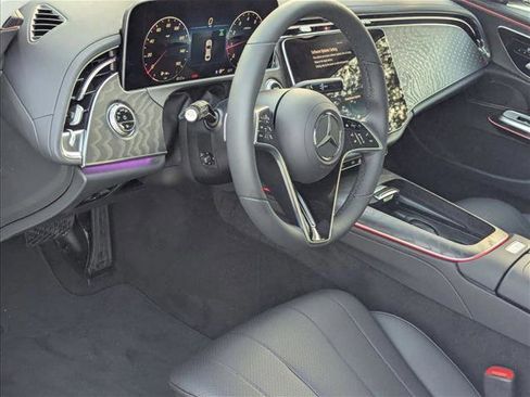 Used 2025 Mercedes-Benz E 350 Sedan image 3