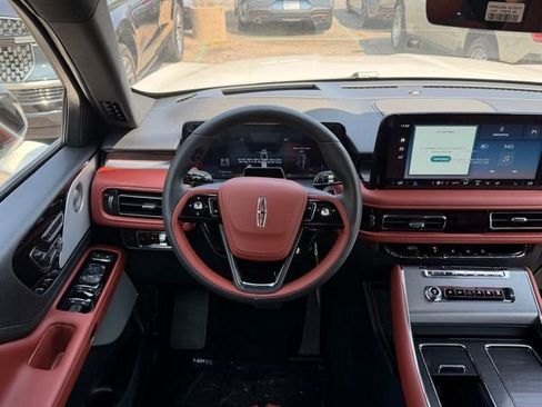 New 2025 Lincoln Aviator Reserve w/ Luxury Package image 6