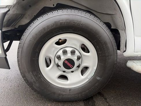 Used 2024 GMC Savana 2500 w/ Driver Convenience Package image 12