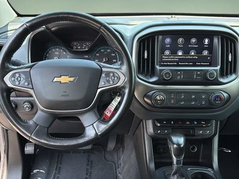 Used 2022 Chevrolet Colorado Z71 AWD/4WD image 11