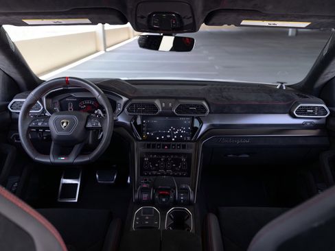 Used 2023 Lamborghini Urus Performante AWD/4WD image 2