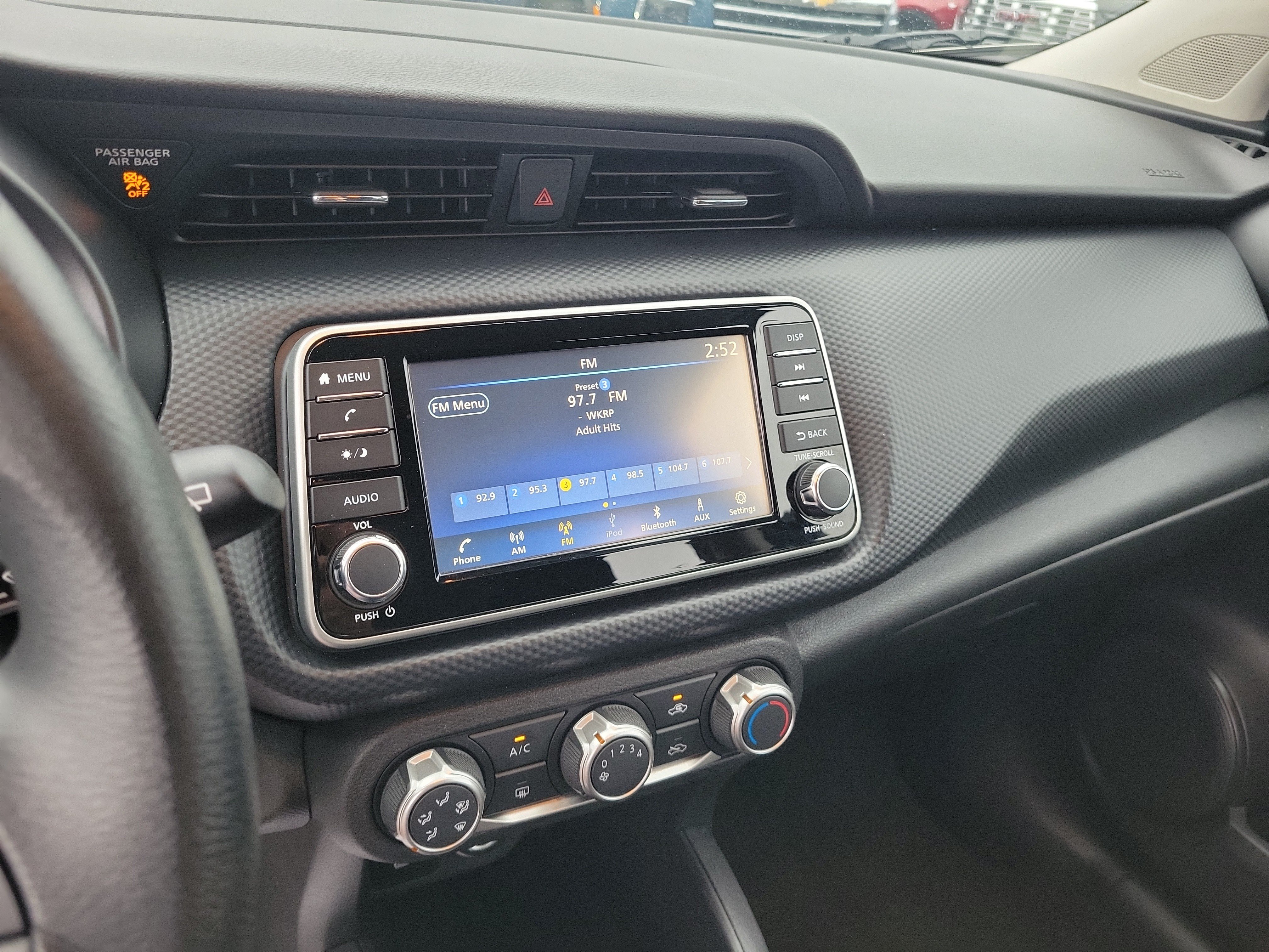 Used 2023 Nissan Kicks S FWD image 28